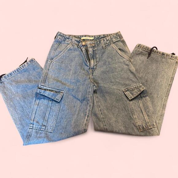 High-waisted, wide-leg blue cargo jeans #cargostyle - Picture 1 of 2